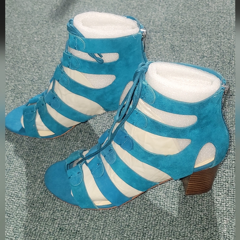 Marc Fisher Teal Paradox Wooden Heal Zip up Shoe